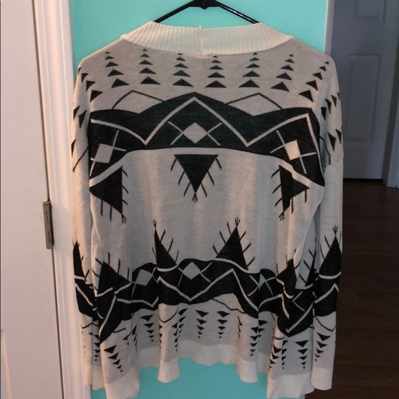 Women’s cardigan! - Picture 2 of 2